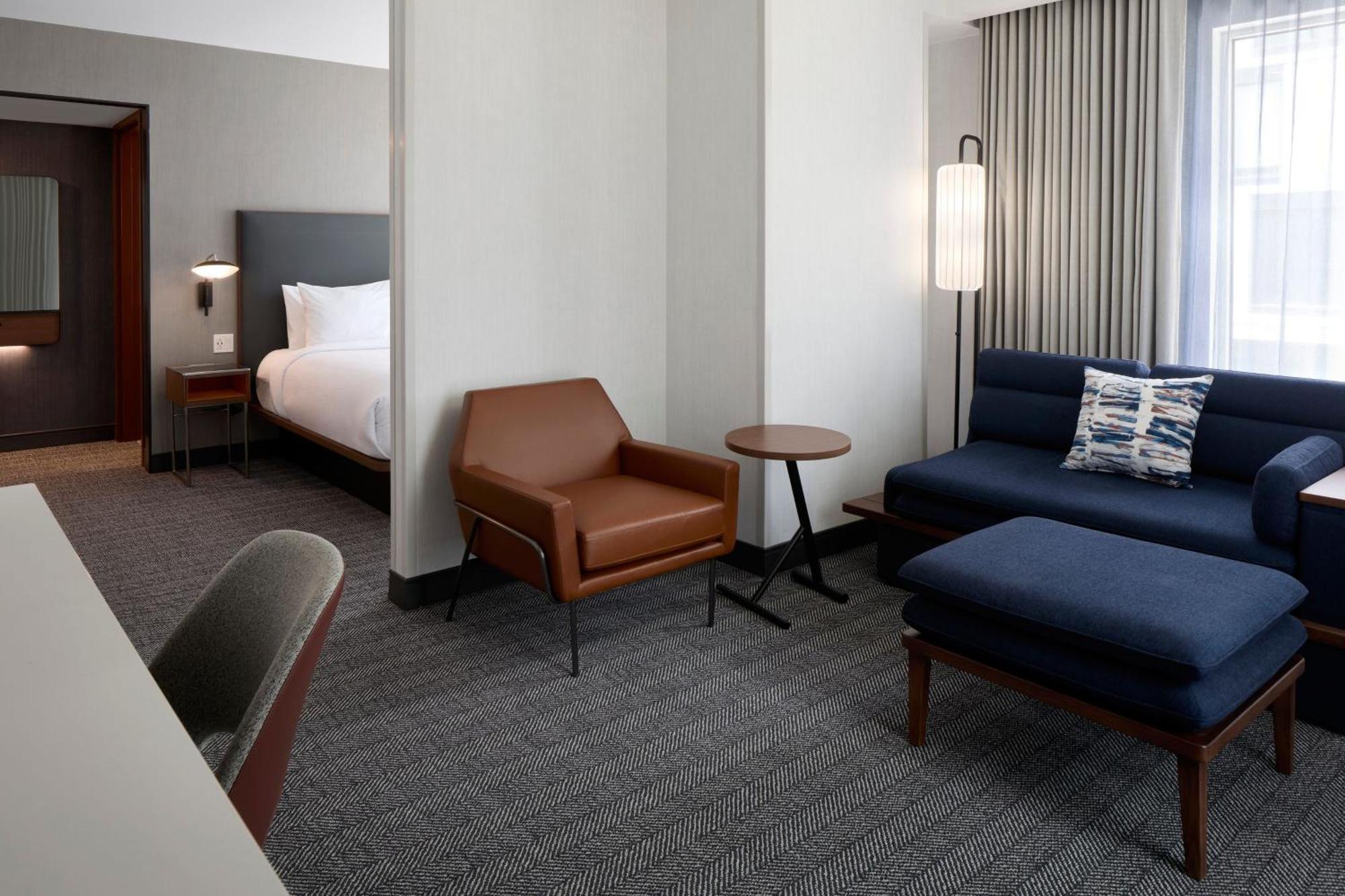Courtyard By Marriott Montreal Laval Hotel Exterior foto