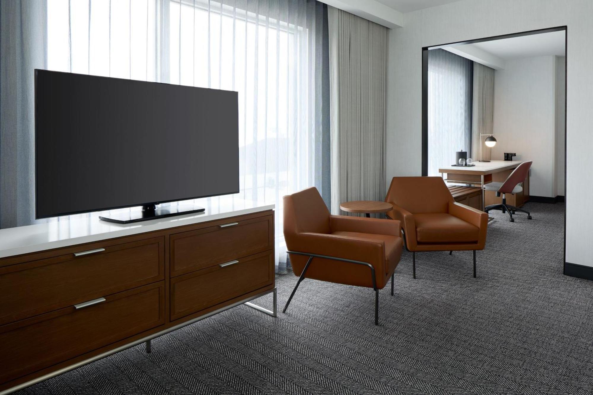 Courtyard By Marriott Montreal Laval Hotel Exterior foto