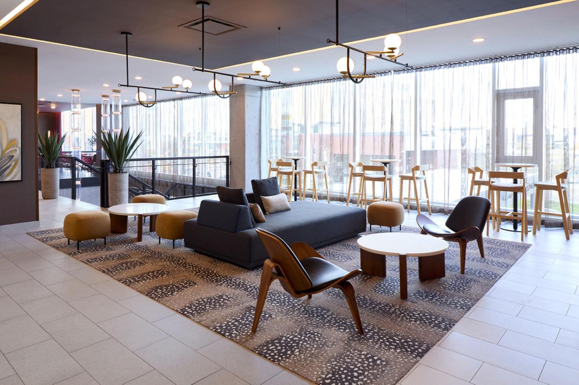 Courtyard By Marriott Montreal Laval Hotel Exterior foto