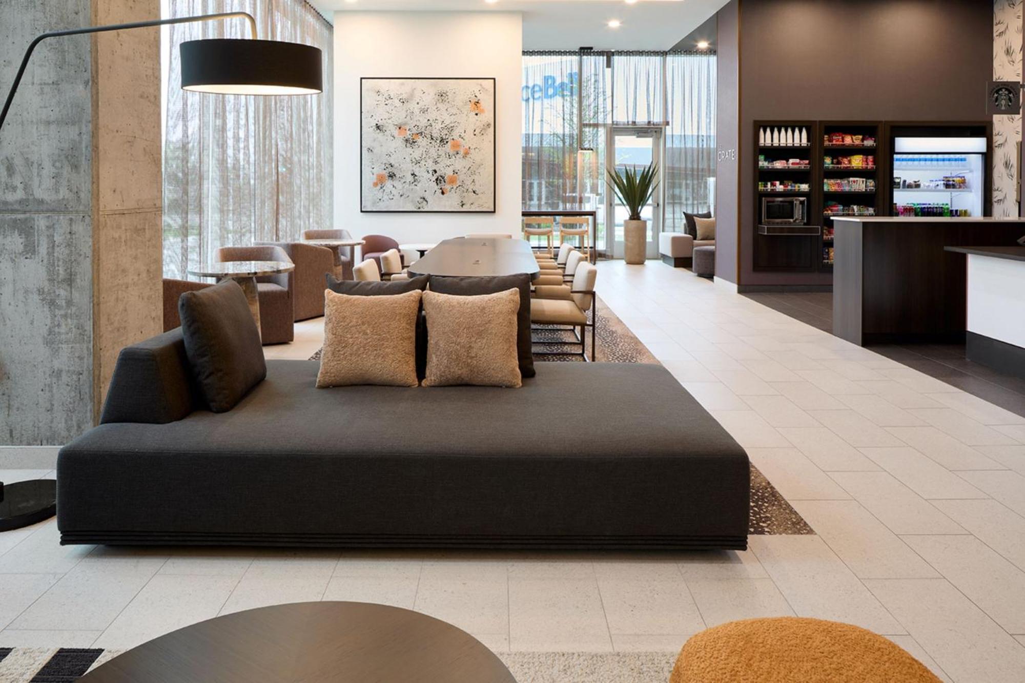 Courtyard By Marriott Montreal Laval Hotel Exterior foto