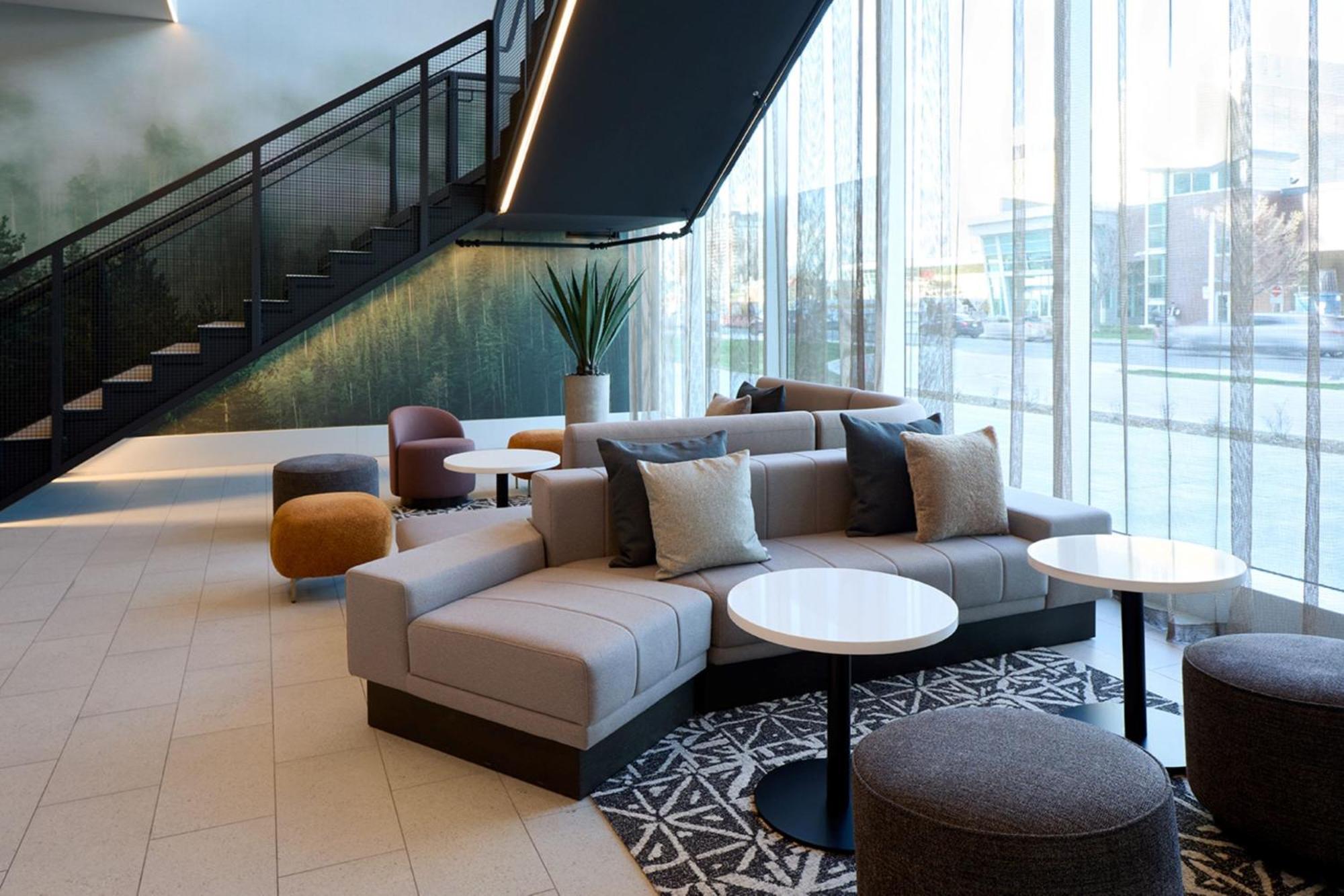 Courtyard By Marriott Montreal Laval Hotel Exterior foto