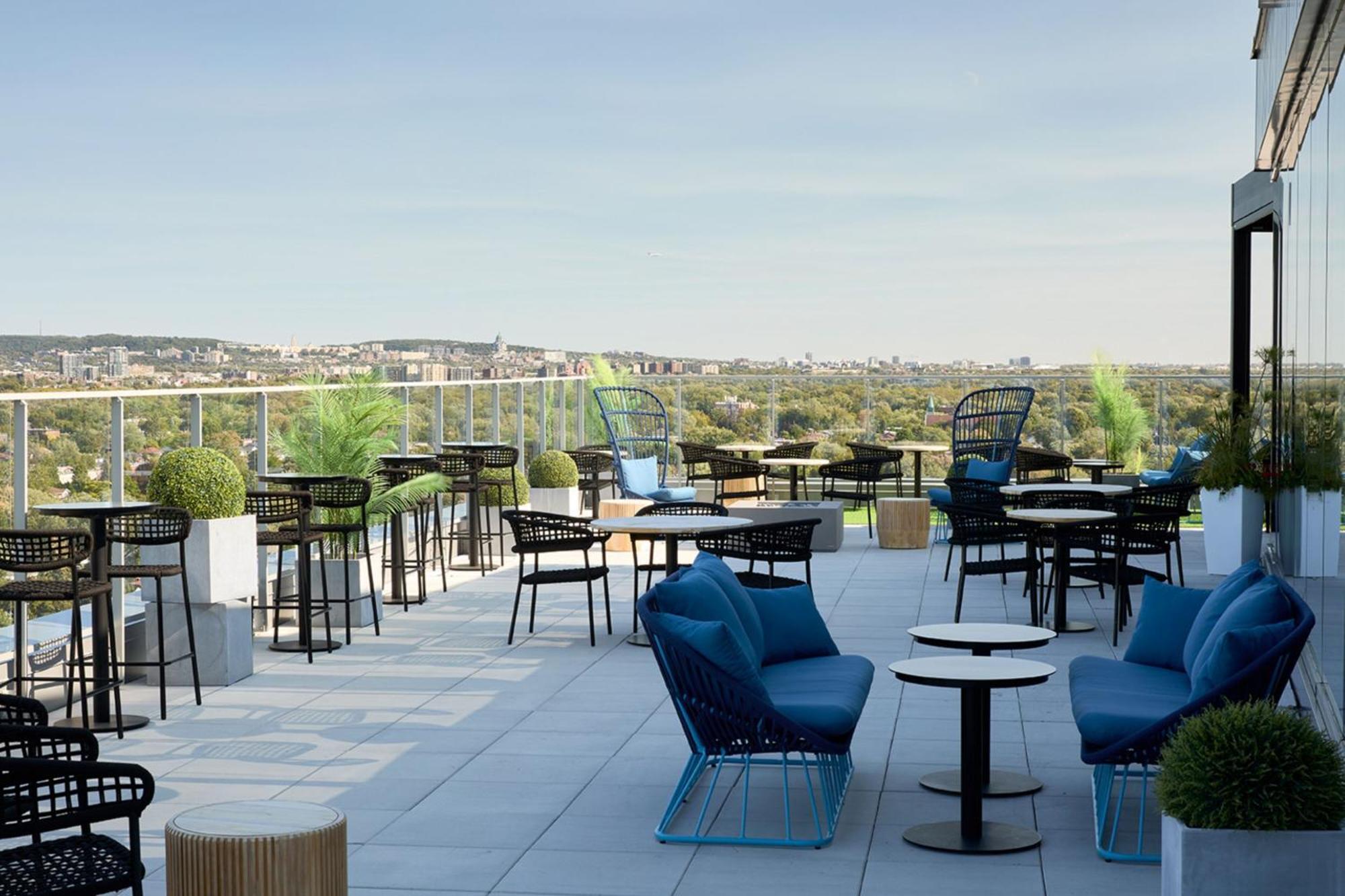 Courtyard By Marriott Montreal Laval Hotel Exterior foto